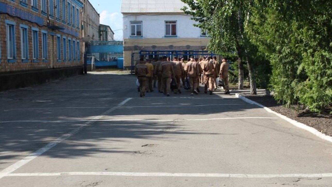 В прокуратуре сказали, сколько заключенных в Ровенской области готовы пойти на войну
