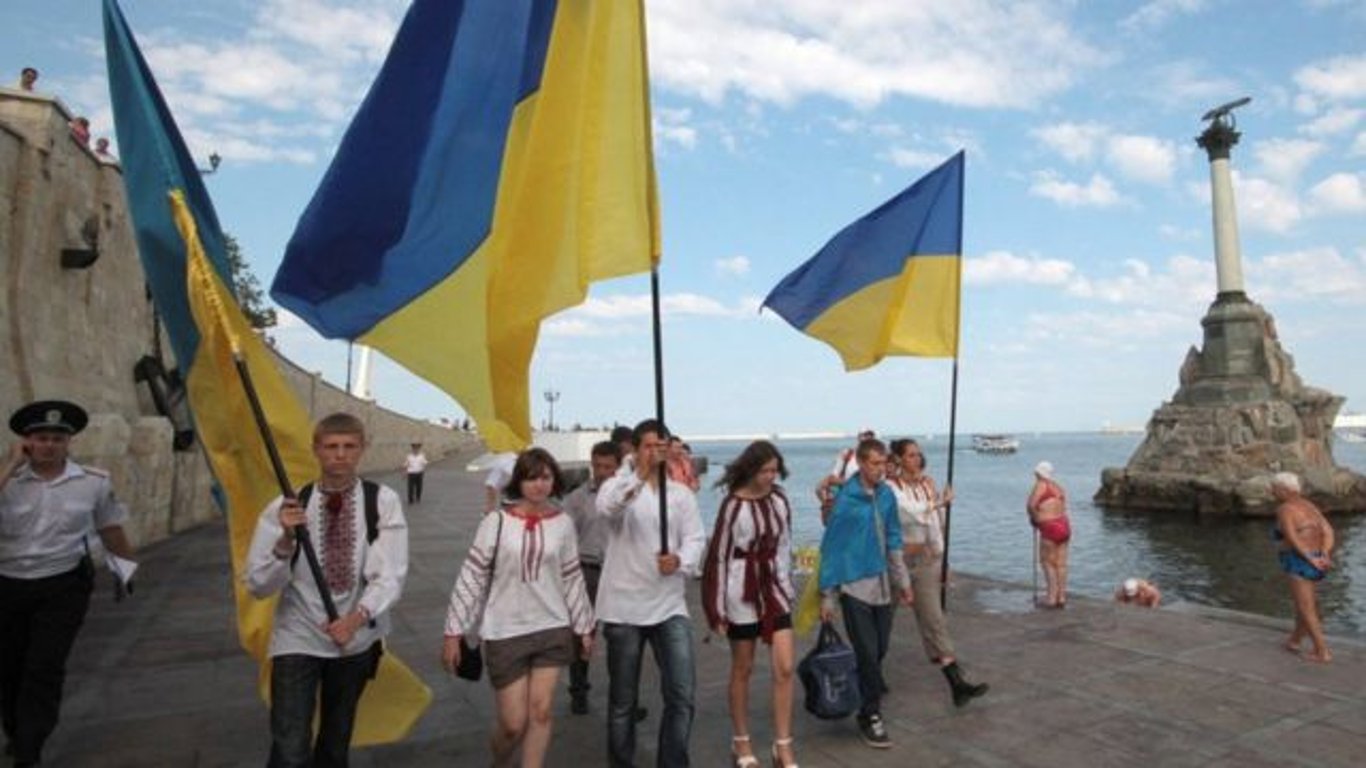 Российские чиновники бегут из украинского Крыма