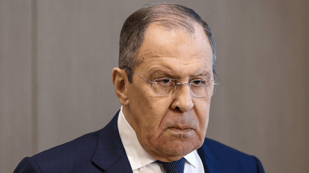 Лавров прибув на Аляску із "СРСР" на светрі — відео - 285x160