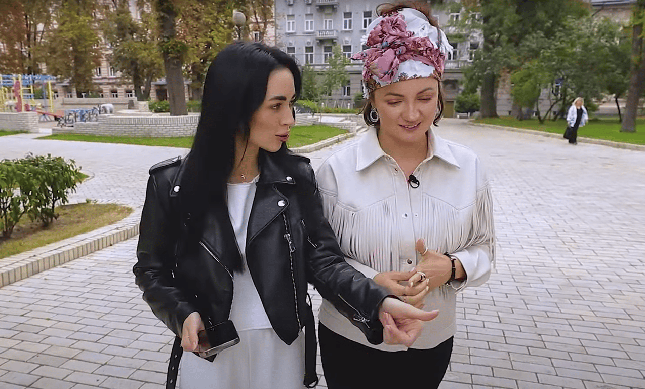 Оля Цибульская на интервью