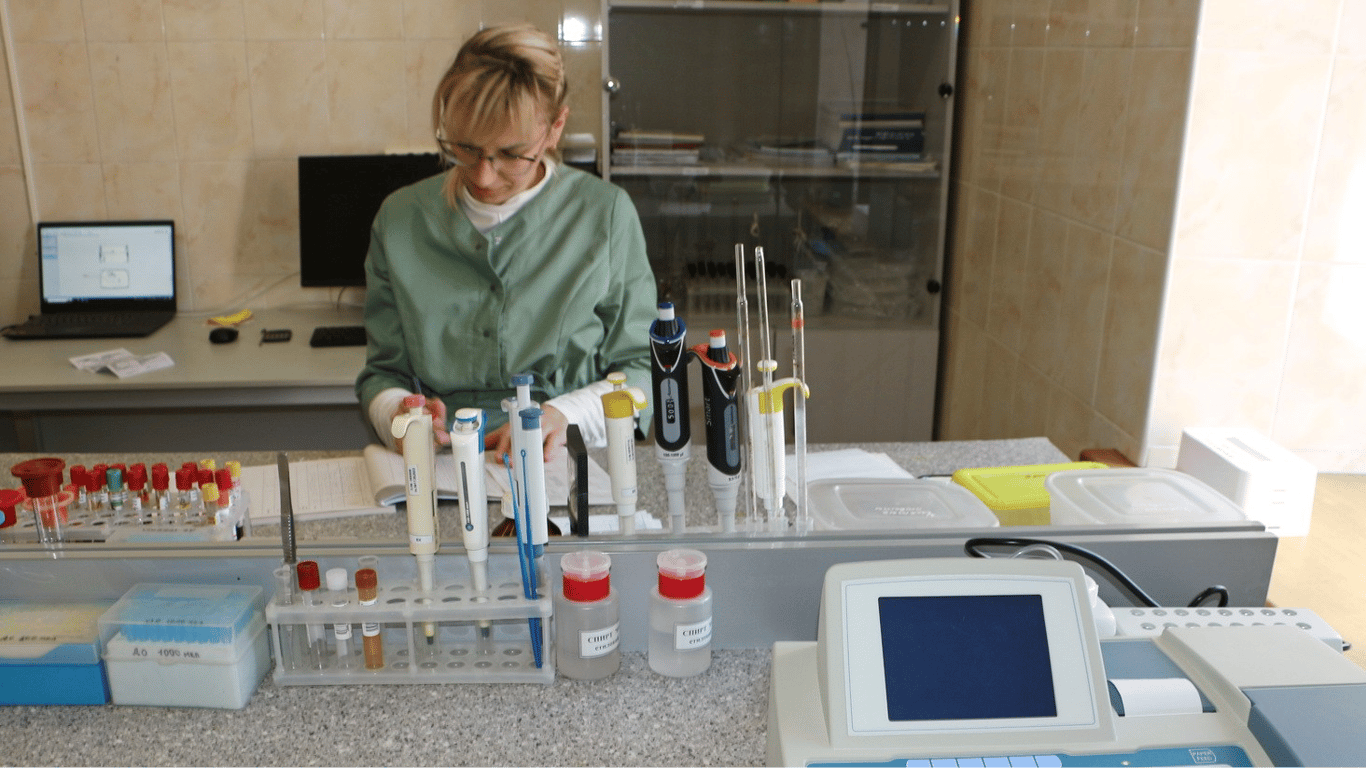Одеська інфекційна лікарня отримала нове обладнання для якісної діагностики