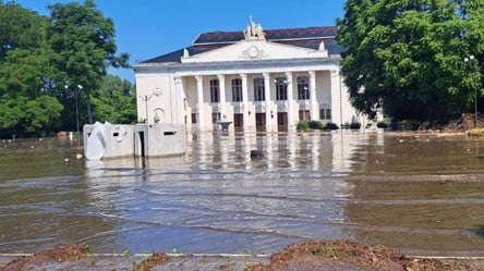 Нова Каховка йде під воду: чи є загиблі і як поводяться окупанти. Ексклюзив з мером міста - 285x160