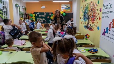 Зарплати вчителів з 1 вересня: на які мінімальні суми можуть розраховувати - 290x166