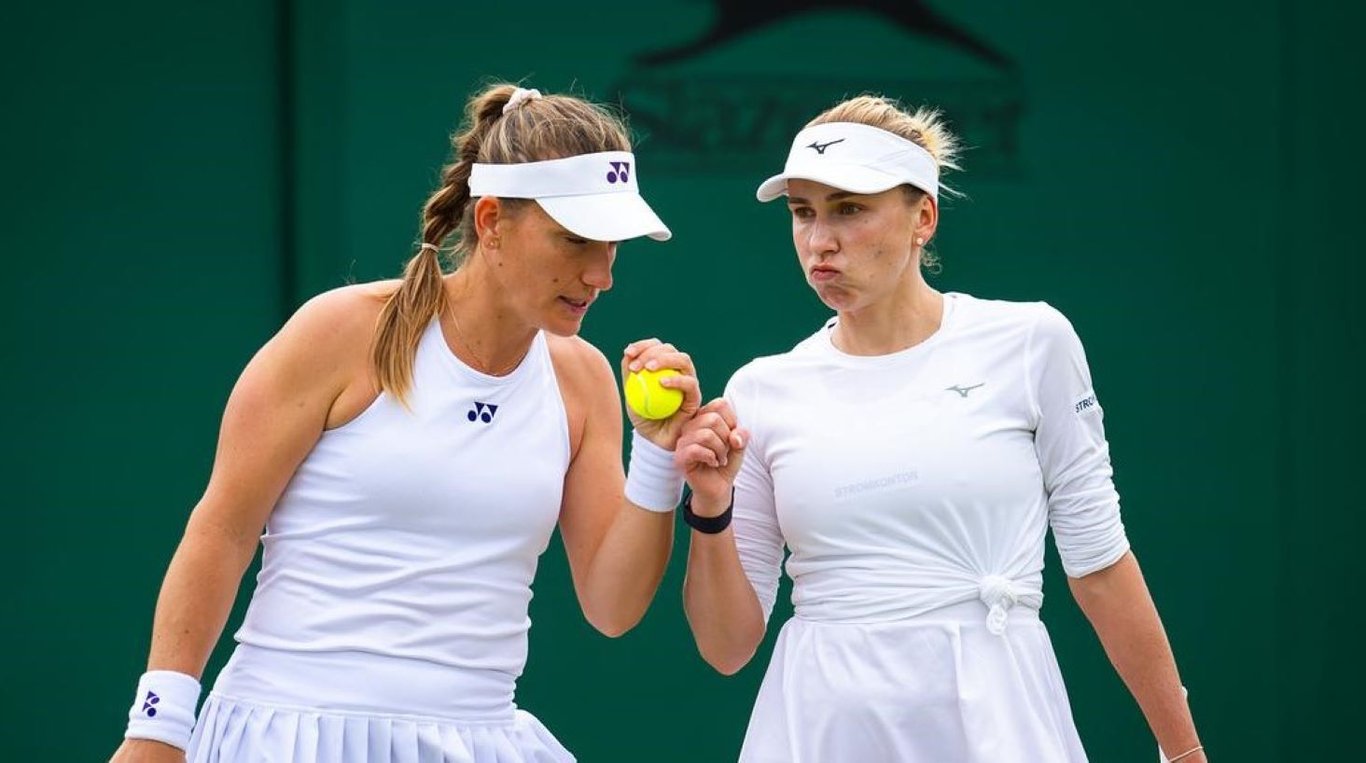 Тімеа Бабош та Надія Кіченок