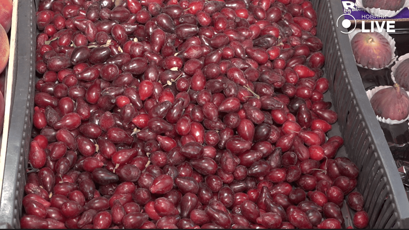 Кизил на прилавку 