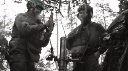 Минометчики Азова останавливают россиян в Кременском лесу — видео - 285x160