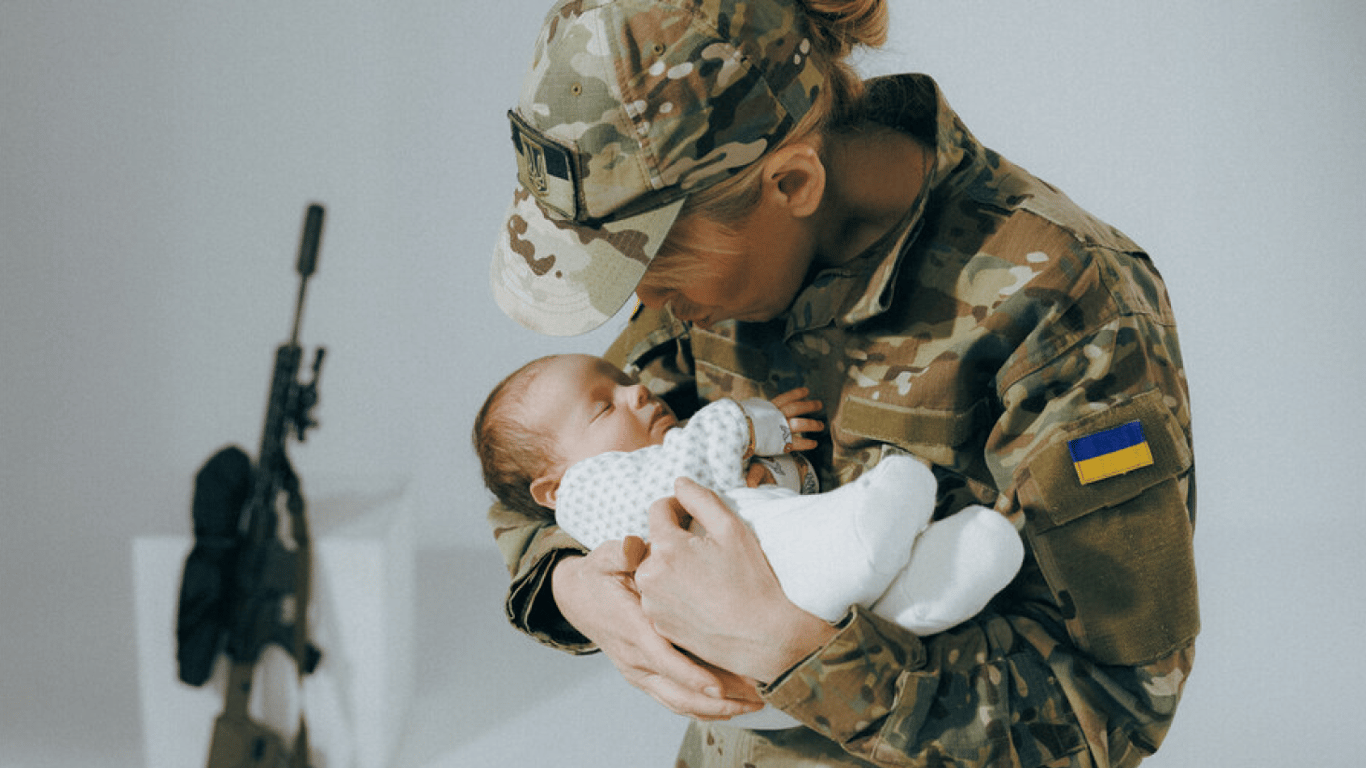 Смерть и рождение в семье военного: государство оказывает денежную помощь