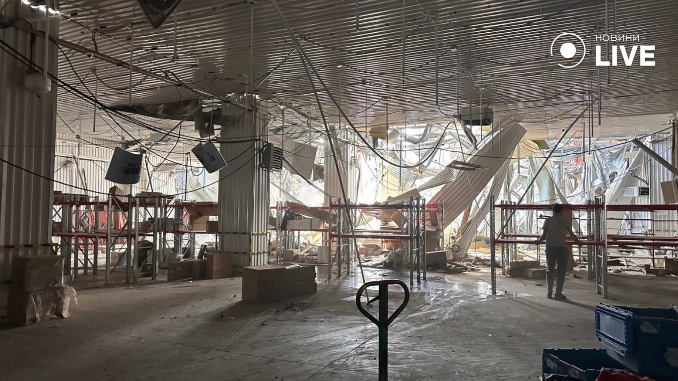 Все, що залишилось від відділення Нової Пошти в Одесі (фото) - фото 2