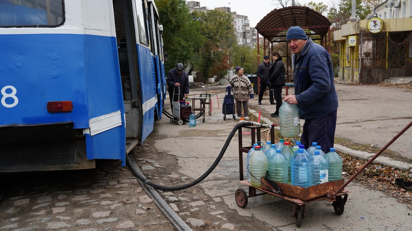 Tram of life — the realities of today in wartime Mykolaiv - 250x140