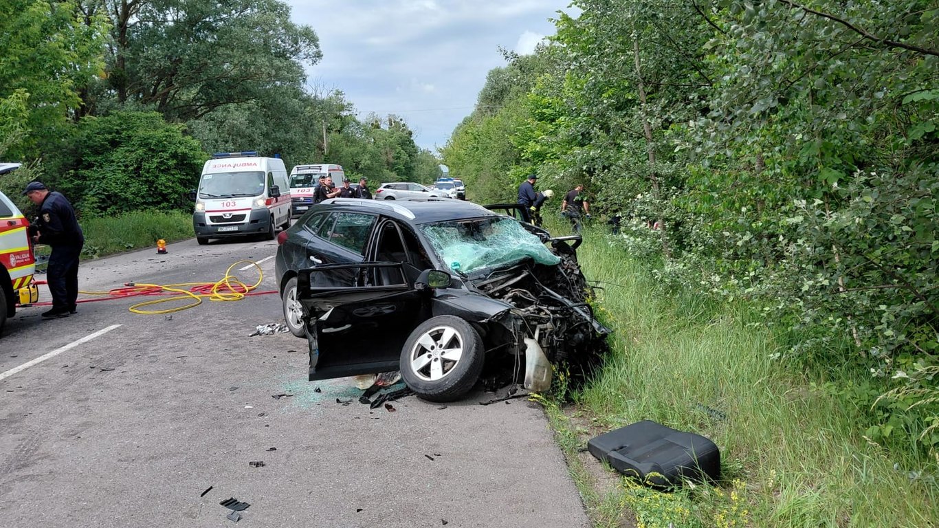 Смертельна аварія на Львівщині — одна людина загинула, четверо травмовані