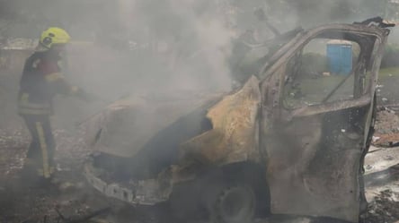 Горять автівки, постраждали люди: наслідки удару по Харкову - 290x160