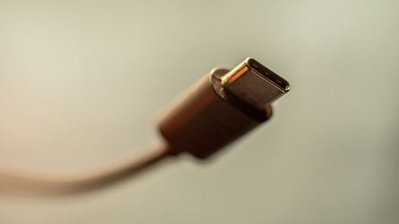 Чи є різниця, яким боком потрібно вставляти кабель USB-C - 285x160