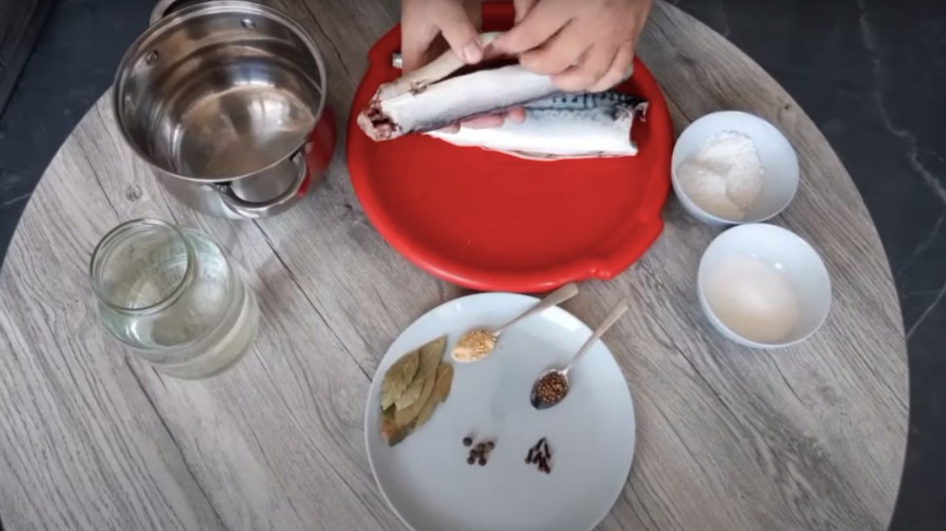 рецепт маринада для оселедця чи скумбрії