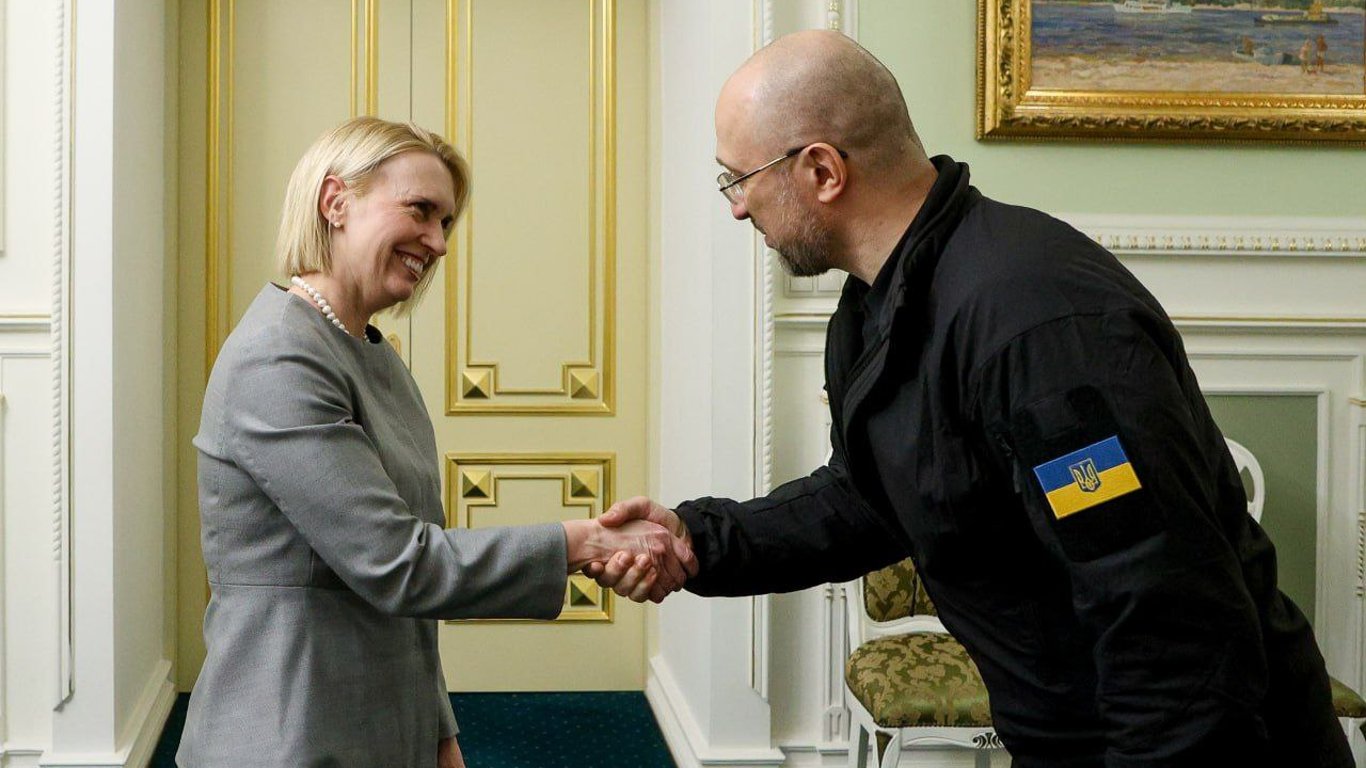 Шмигаль и посол США обсудили текущую ситуацию в энергосистеме Украины