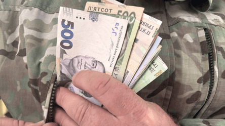 Яка гідна оплата для військових — що думають одесити - 285x160