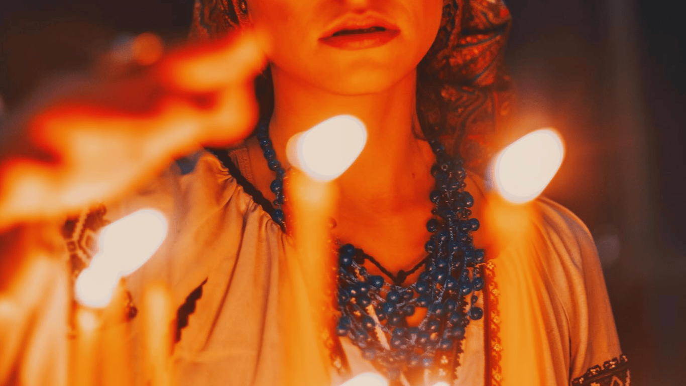 Какие обряды помогут привлечь любовь в жизнь