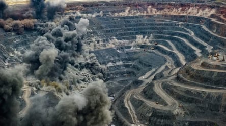 Самый глубокий карьер Украины — чем уникально это место - 285x160