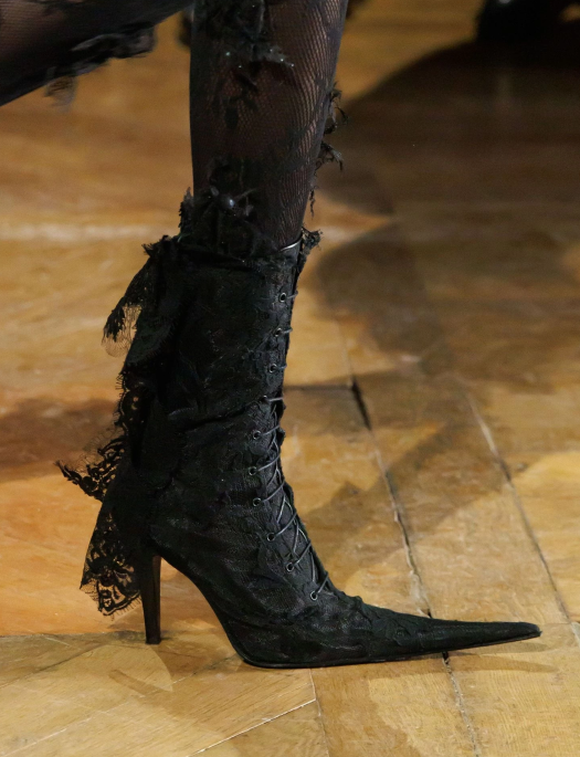 З чим носити чоботи у вікторіанському стилі