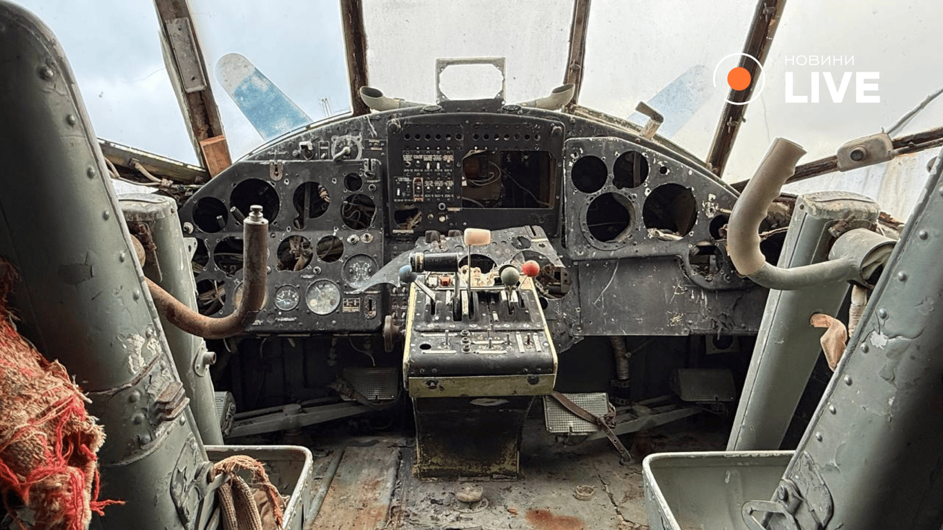 Літак Ан-6 передали Держмузею авіації