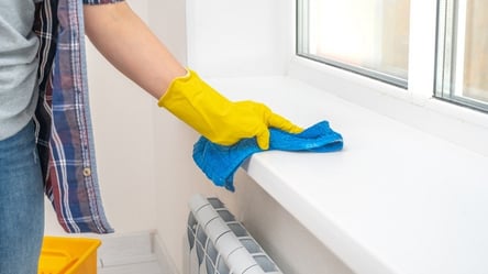 Чому під підвіконням з’являється волога — і чим це небезпечно - 285x160