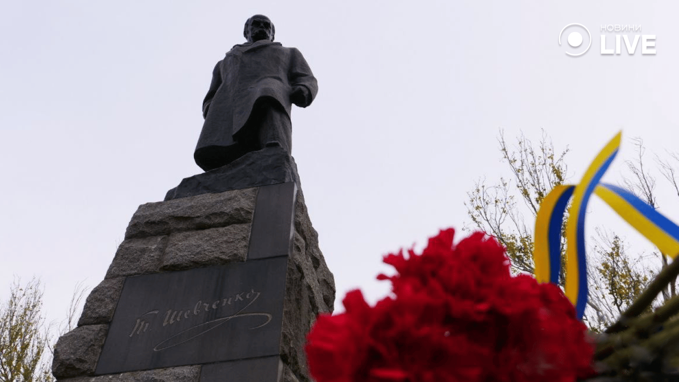 Кохайтеся, чорнобриві, та не з москалями — чи знають одесити автора знаменитих рядків - фото 1