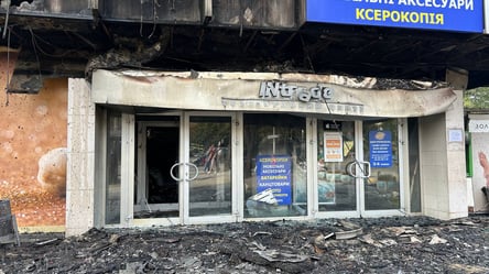 У Запоріжжі через атаку дрона згорів торговельний центр - 285x160