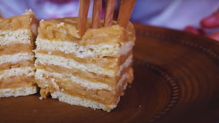 Рецепт з Галичини найніжнішого яблучного торта "небо в роті" - 285x160
