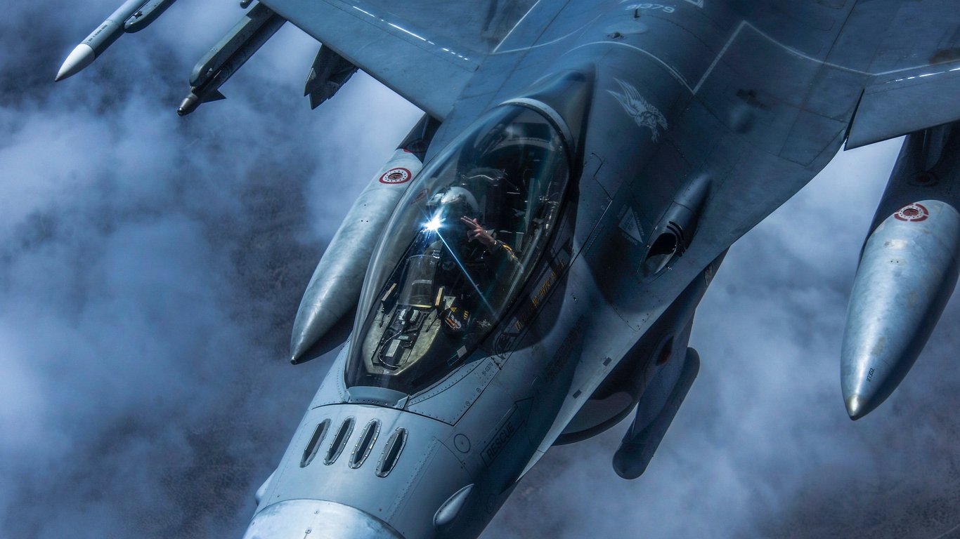 Україна отримає F-16: експерт назвав терміни