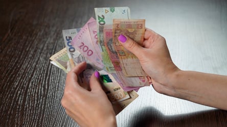 Фейк о выплате 6 800 грн: Красный Крест предупредил о мошенниках - 285x160