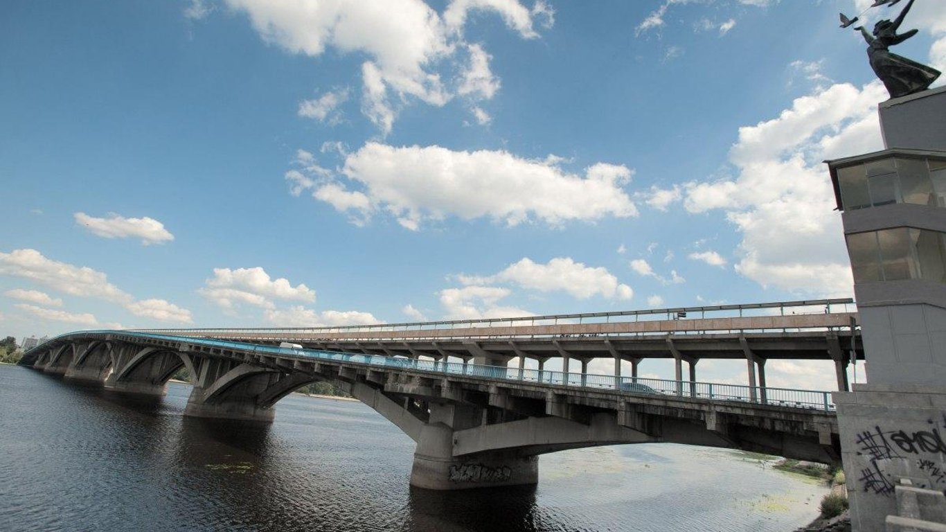Чи вплинуть роботи на мосту Метро у Києві на метрополітен — у КМДА спростували фейк