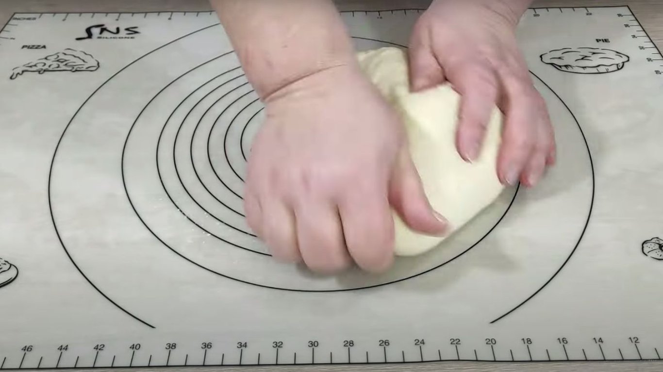 домашні булочки з картопляною начинкою