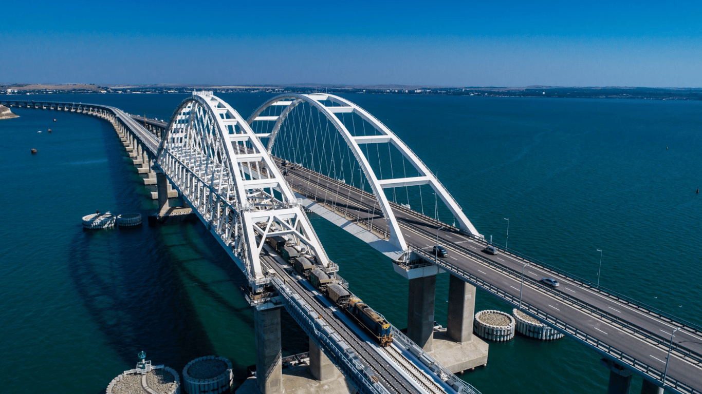 В сети показали спутниковые фото ремонта Крымского моста