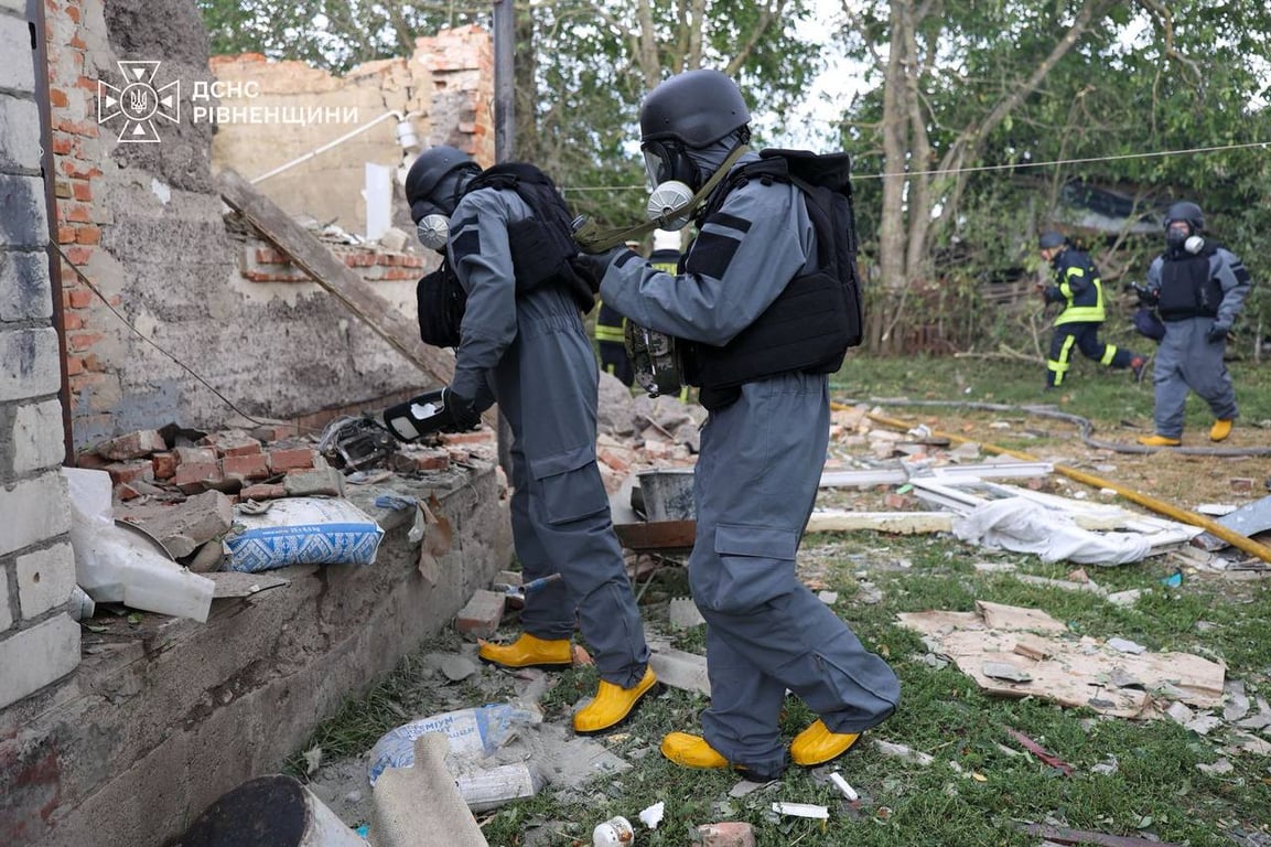 Рятувальники на місці атаки по Рівненщині 2 вересня 2026 року