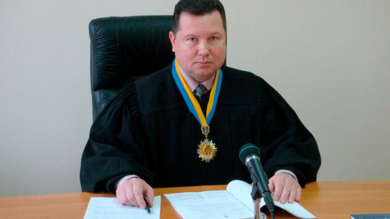 Задержали на взятке — дело экс-судьи  Одесчины направили в суд