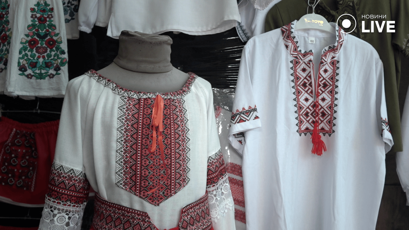 Вишиванки на манекенах