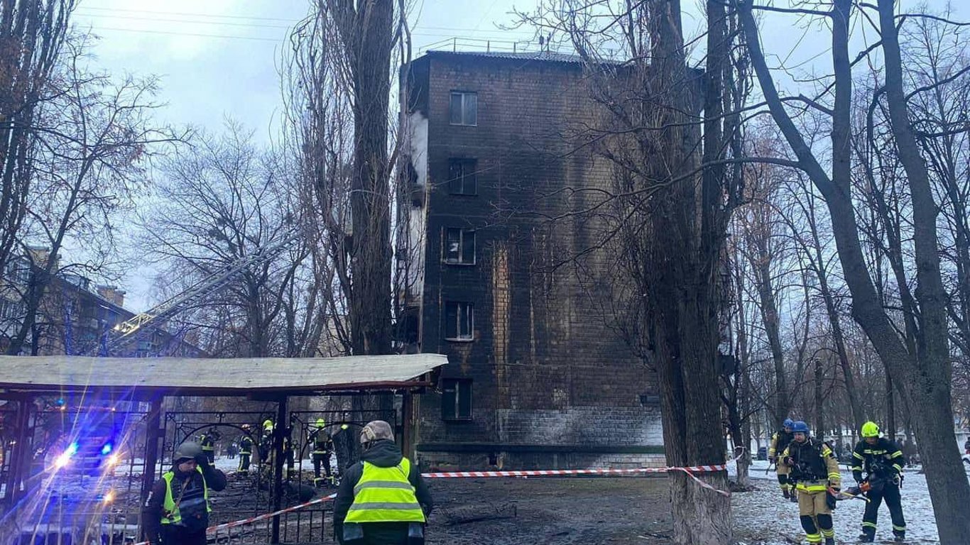 Кількість постраждалих у Києві через ворожу атаку знову зросла