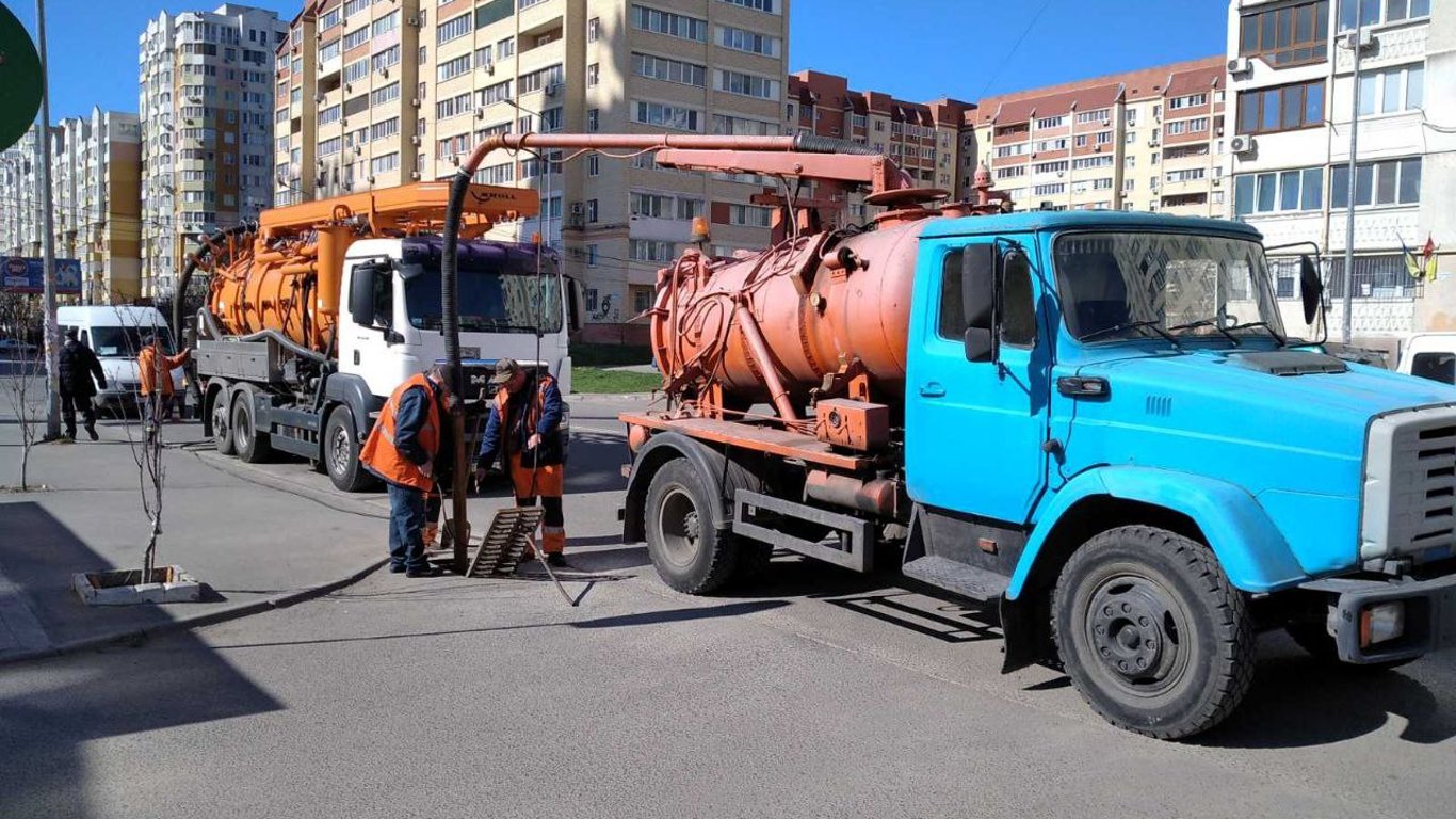 Одеситам повідомили, де не слід сьогодні паркувати авто