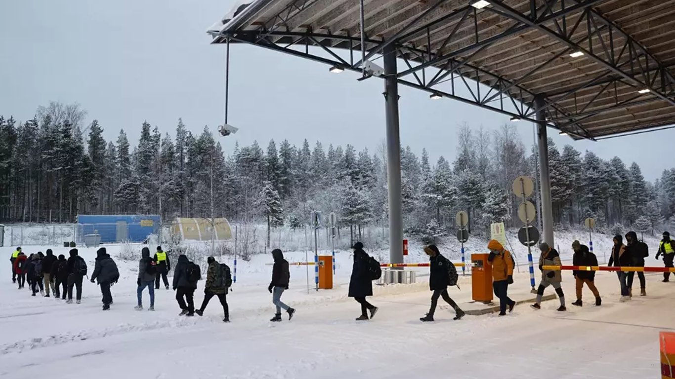 Финляндия закрывает все пункты пропуска на границе с Россией