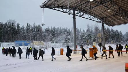 Финляндия закрывает все пункты пропуска на границе с Россией - 285x160