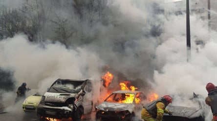 "Наше государство и народ не будут в оковах": Зеленский обратился к украинцам после обстрелов - 285x160