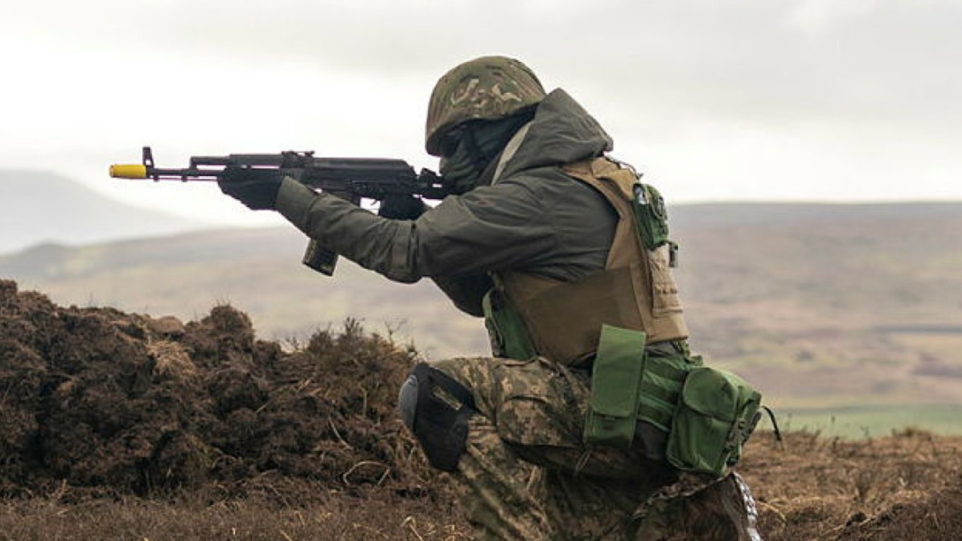 Нідерландські морпіхи навчають українських військових у Великій Британії