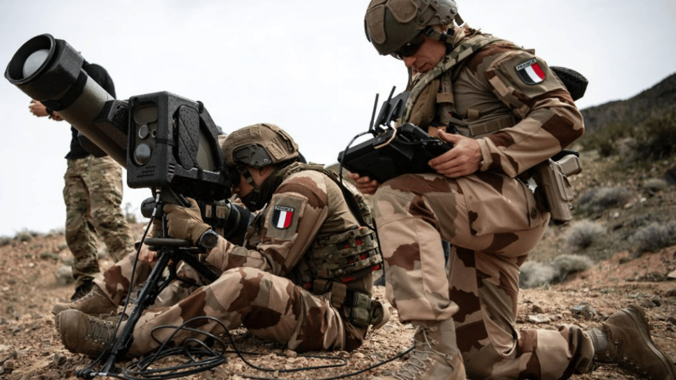 Переговори щодо інструкторів із Франції ще тривають — Міноборони уточнило заяву Сирського