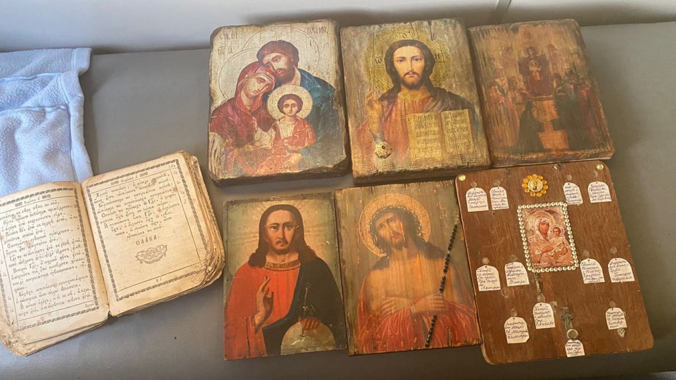 Украинец пытался вывезти в Польшу старинные иконы — что ждет нарушителя