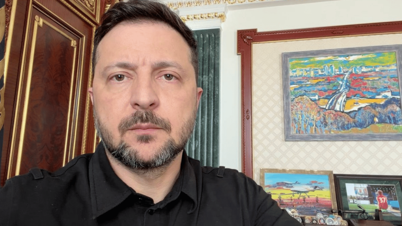 Зеленский поручил усилить оборону севера из-за угрозы из Беларуси