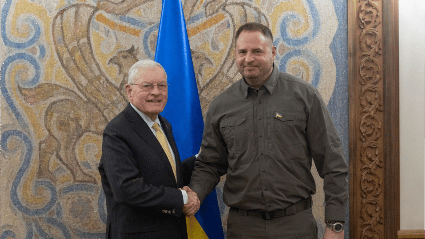 Yermak summed up the meeting with Kellogg in Kyiv - 250x140