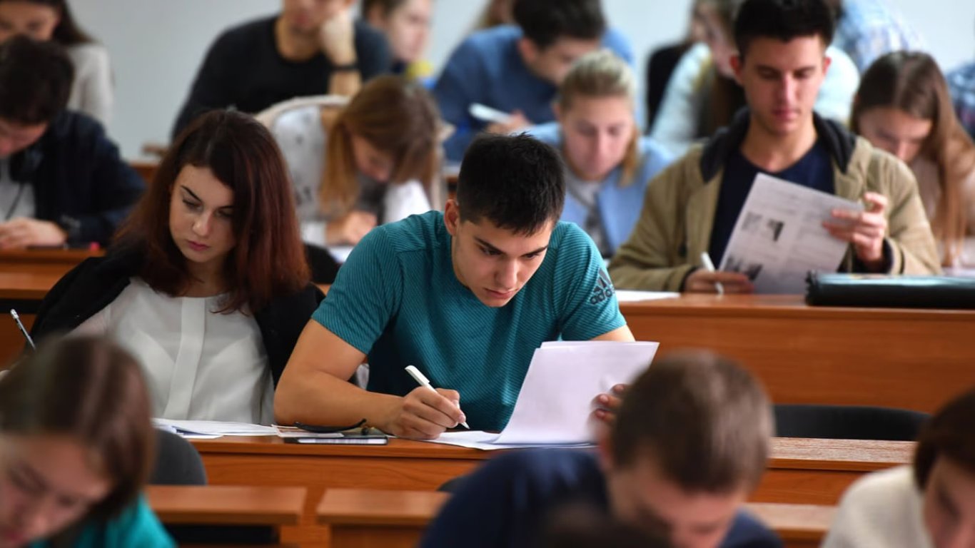 Українські студенти можуть повернути частину коштів за навчання — сума знижки