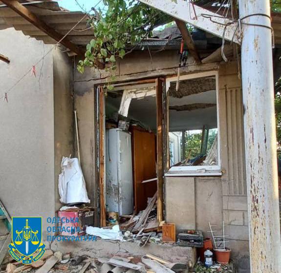 Россияне ночью атаковали гражданские объекты Одесской области — прокуратура документирует последствия - фото 6