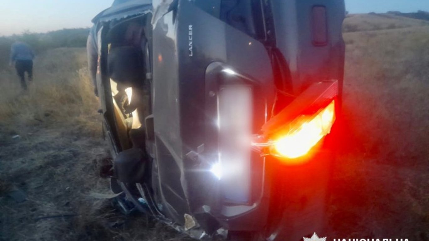 Авто перевернулось: на Одещині сталася смертельна ДТП