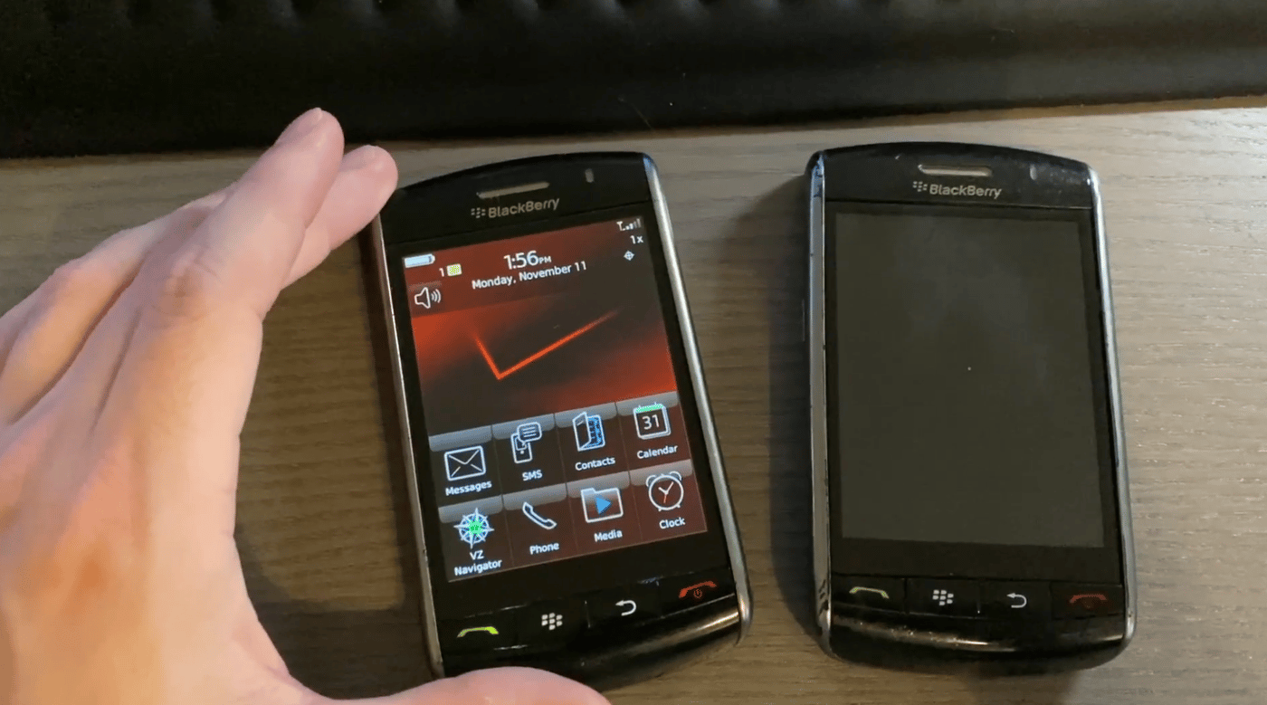 Смартфон BlackBerry Storm