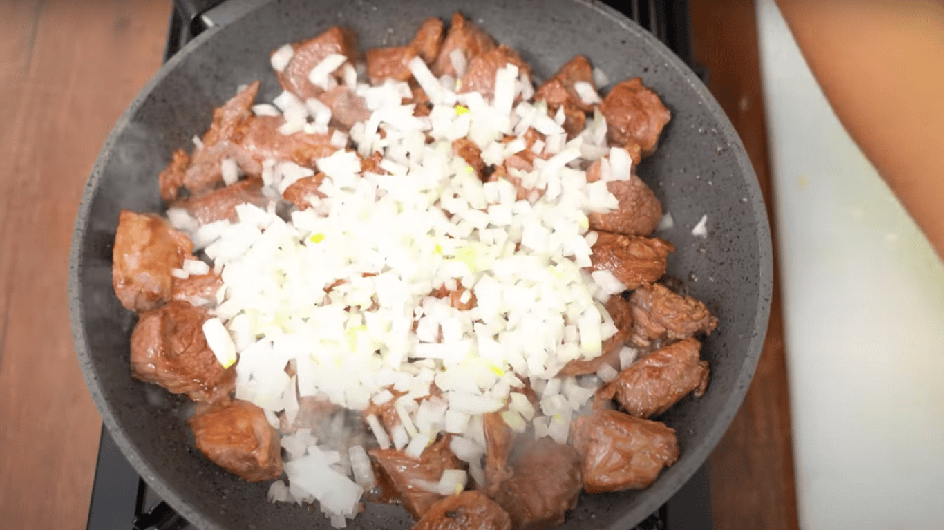 яловичина в підливі з пюре,  смачний рецепт азу по-татарськи